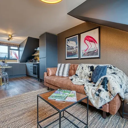 Casa Del Artista - Designer Apartments, *